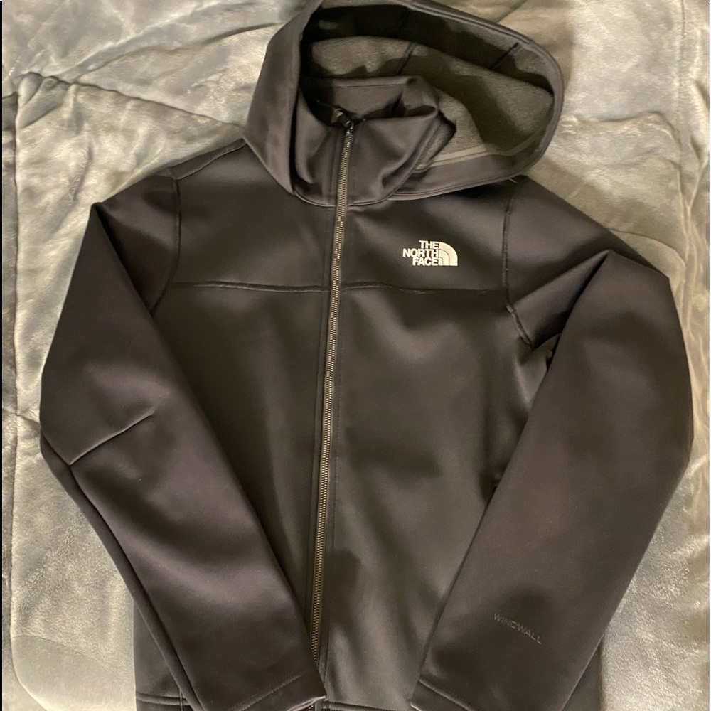 The NorthFace Woman’s Black Windwall Softshell Jacket